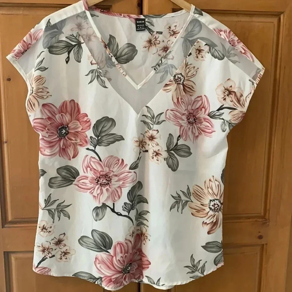 SHEIN blouse  S - Picture 2 of 6